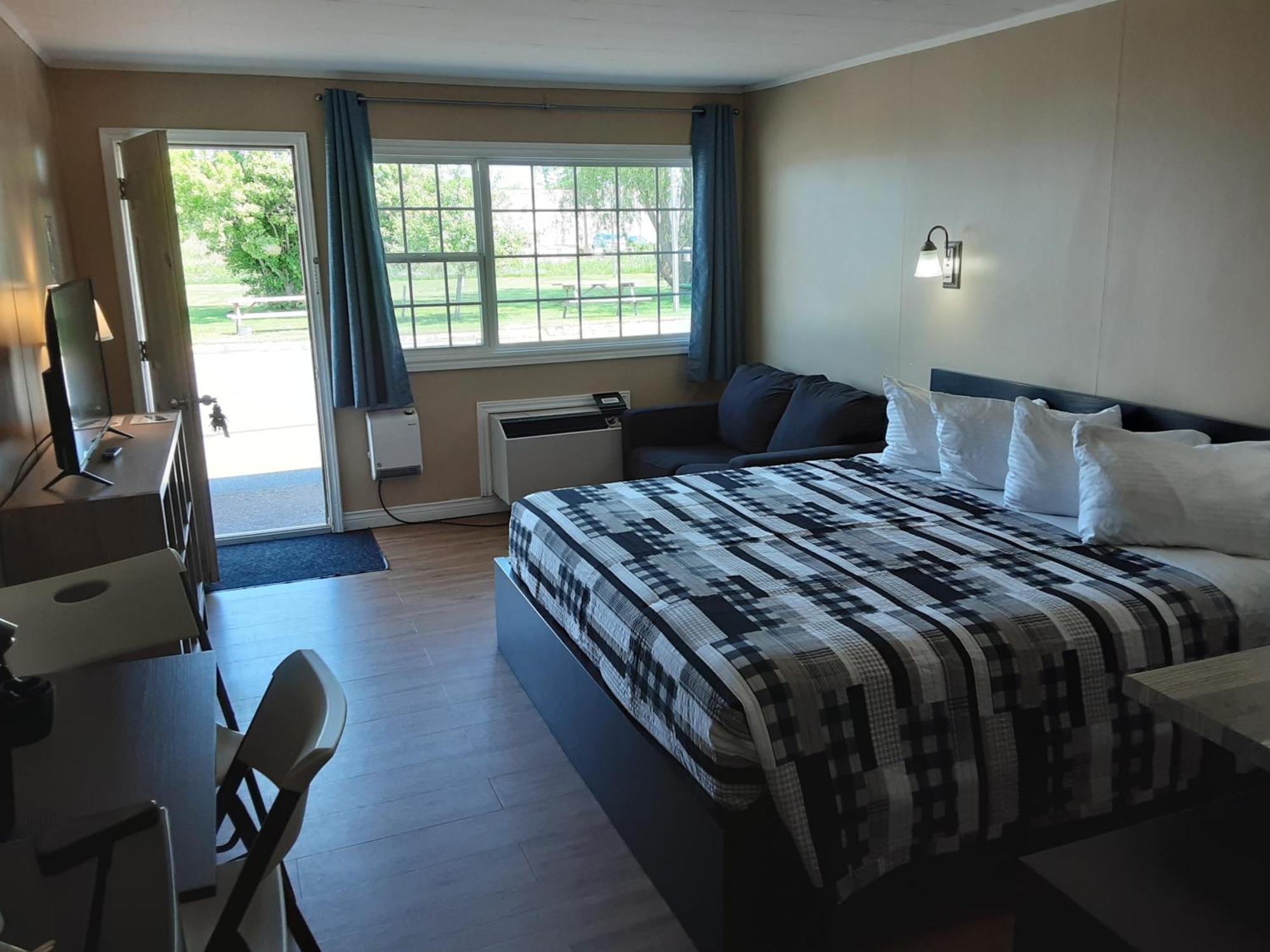 Berry'S Motel Truro Bagian luar foto